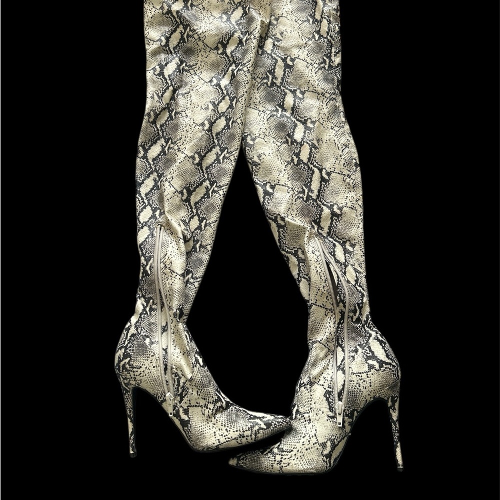 Snakeskin Patterned Women's Boots